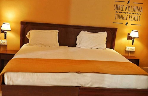 Khajuraho Hotel | OYO HOTEL SHREE KRISHNA JUNGLE RESORT