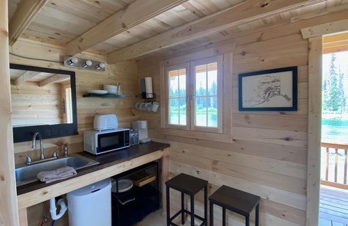 Denali Cabina | Newly built "tiny home" cabin on private lake with mountain views. Pet Friendly!