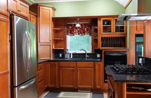 Hesperia Cabina | White River Trout House Hesperia MI Riverfront Cabin