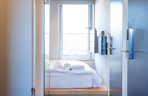 Nagaokakyo Casa | Hollywood twin shower room Standard plan with bre / Nagaokakyo Kyōto