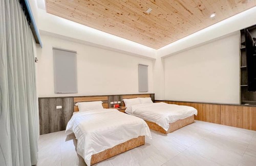 Hualien City Centre Cama Y Desayuno | Kuan Pin Ju station elevator Hostel