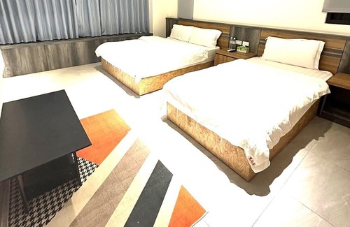 Hualien City Centre Cama Y Desayuno | Kuan Pin Ju station elevator Hostel