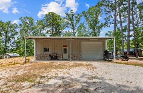 Broaddus Casa | Sam Rayburn Lakevu Barndo