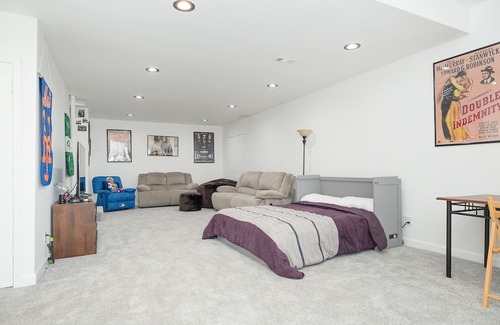 Cape Saint Claire Casa | Spacious basement apartment