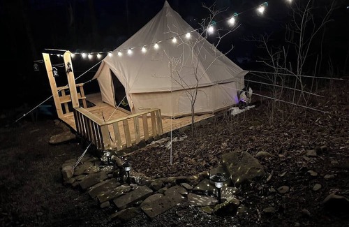 Andover Alquiler De RV | Creekside Yurt