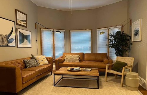 Wrightwood Neighbors Condominio | 7B/3BA Private Unit in Lincoln Park near Wrigley