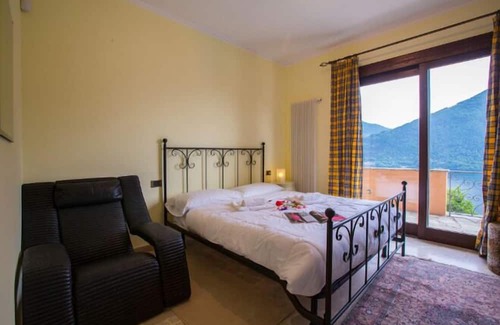 Cressogno Casa | Vacation home for 16 guests with 400m² in Valsolda (121083)
