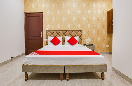 Ludhiana Hotel | OYO Baran Classic