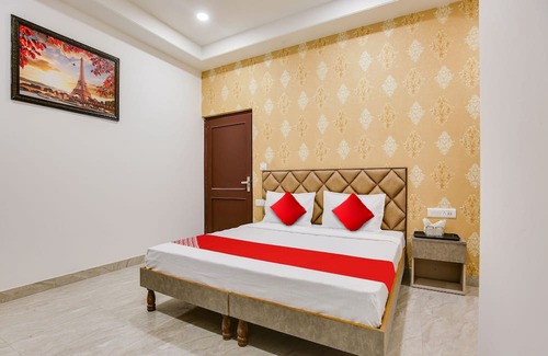 Ludhiana Hotel | OYO Baran Classic