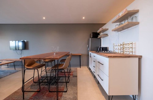 Salt Rock Apartamento | Zululami Luxury Studio Apt