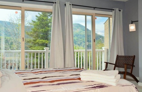 Hunter Casa | Mountain View Chalet - Sleeps 12