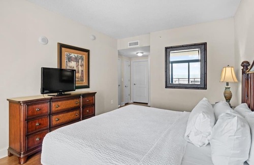 Windy Hill Casa | Coastal Elegance 2BR Condo Jetted Tub and Balcony