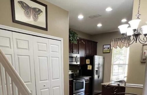 Windermere Casa | Windermere Two Bedroom Updated Townhouse Water View,Close to Disney, A+ Location