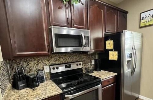 Windermere Casa | Windermere Two Bedroom Updated Townhouse Water View,Close to Disney, A+ Location
