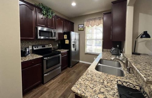Windermere Casa | Windermere Two Bedroom Updated Townhouse Water View,Close to Disney, A+ Location