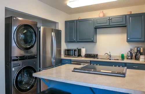 South Tabor Casa | Charming Entire House + Parking