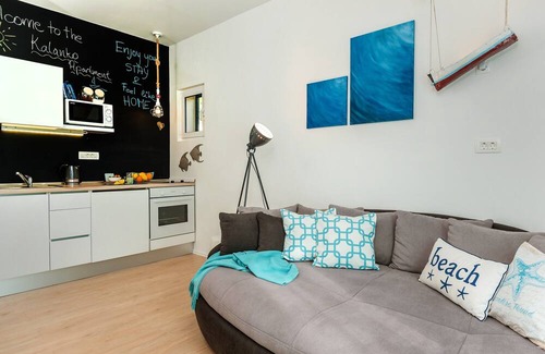Komiza Apartamento | Cozy 1-bedroom apartment with AC, WiFi, parking, terrace view, laundry