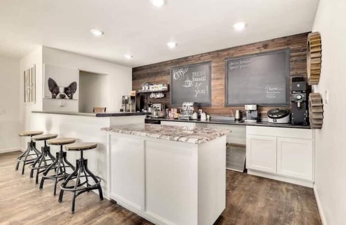 Winslow Casa | Bigfoot Hideout -Hotel amenities with a social vibe! Yeti #2