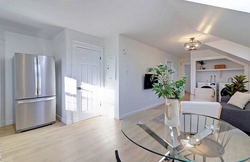 Fredericton Apartamento | This apartment is a 2 bedroom(s), 1 bathrooms, located in Fredericton, NB.