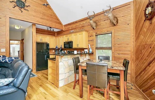 Huntersville Cabina | Mountain Island Lake Cabin