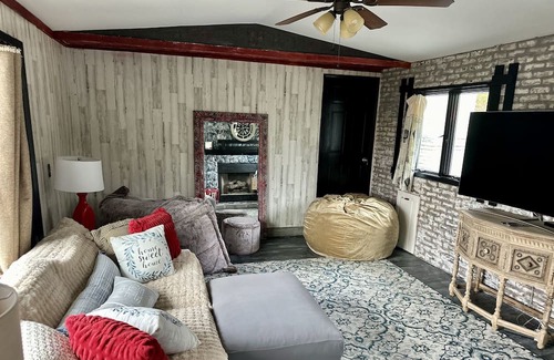 Boston Heights Otro | The Brupoppy Farm & Stay is located in the heart of the National Parks.