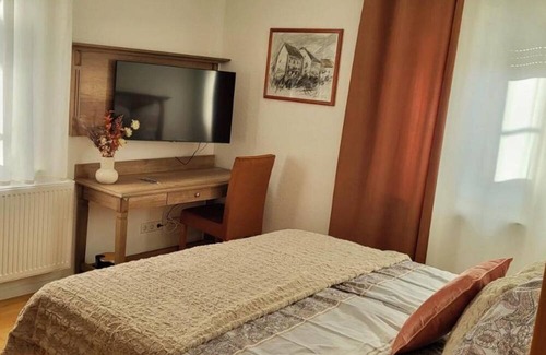 Bad Bocklet Apartamento | Apartment 'Gästehaus Da Fabio' with Mountain View, Private Terrace and Wi-Fi