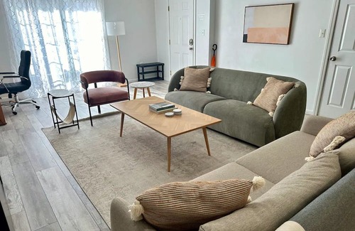 Union City Apartamento | Modern 5BR Oasis: 15 Mins to NYC