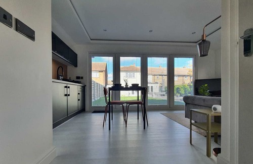 Grays Cabina | Stunning 1King bed cabin in Grays