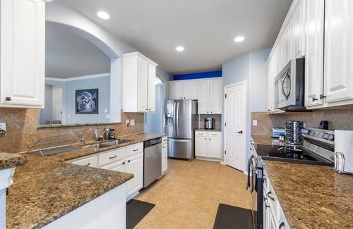 Cibolo Casa | Serene Views~Ideal For Long Stays~Heated Pool
