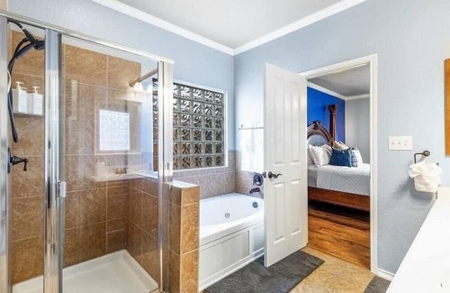 Cibolo Casa | Serene Views~Ideal For Long Stays~Heated Pool