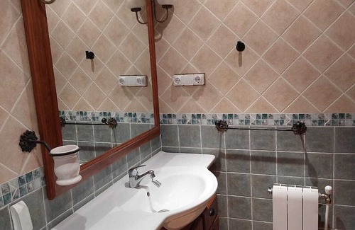 Castril Apartamento | Holiday Apartment "Casa Rural La Parra Castril 1 Bajo" with Mountain View, Terrace & Wi-Fi