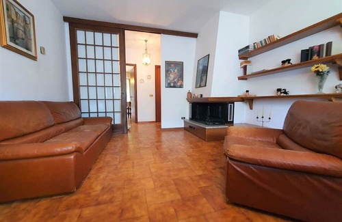 Maglietola Apartamento | Apartment in Monzone with 2 bedrooms sleeps 5