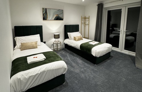 Ashford Apartamento | Heathrow Convenience Haven