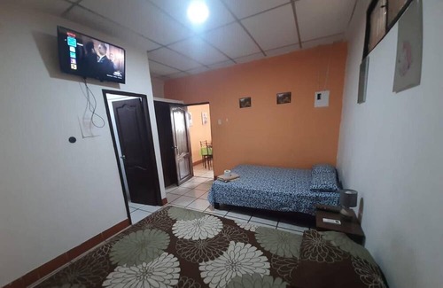 Guayaquil Apartamento | 8 Acogedores Departamentos Independientes en la Garzota 5 mts del Aeropuerto