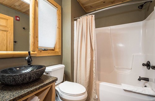 McHenry Cabina | Mountainside Loft Cabin 46L-Dog Friendly