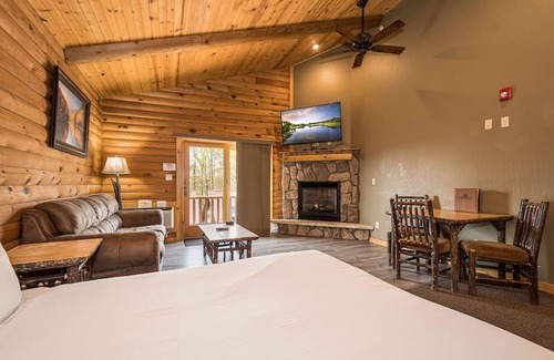 McHenry Cabina | Mountainside Cabin 51L