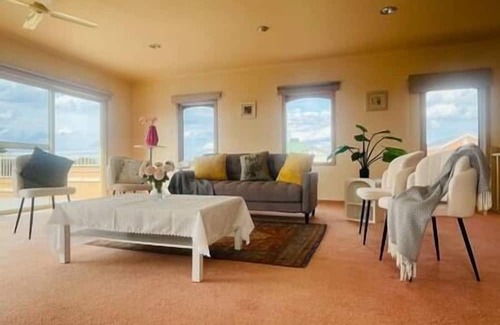 Frankston South Casa | MVC13 Oceanview 4B2B Two-story House with Big Balcony!