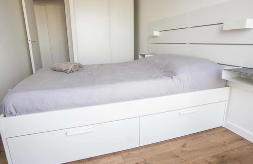 L'Ile-Saint-Denis Apartamento | Charming 63 m2 apt with views of the Eiffel Tower