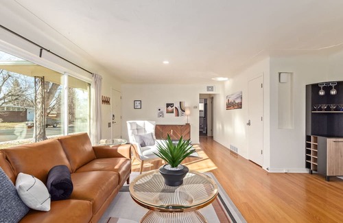 Littleton Casa | 1958 Chic Mid-Mod -- 3BR 2BA Eco-Friendly w/2 Outdoor Spaces