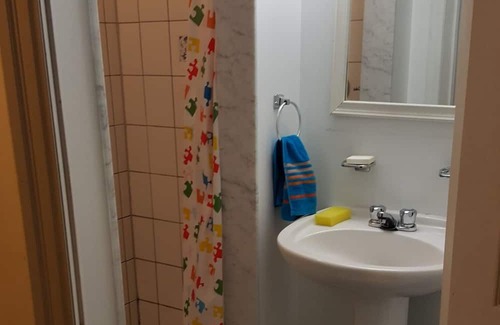 Malton Casa | SPACIOUS, INDEPENDENT ONE BEDROOM SUITE 10 MINUTES FROM THE PEARSON AIRPORT.