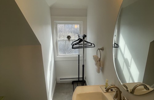South Kortright Cama Y Desayuno | Cozy B&B with WiFi and AC in Terrific South Kortright