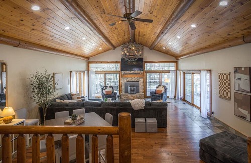 Friendsville Casa | Waterfront, Pool, Hottub - Deep Creek Lake & Wisp