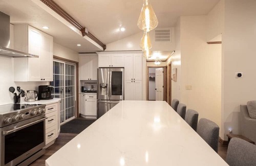 Friendsville Casa | Waterfront, Pool, Hottub - Deep Creek Lake & Wisp