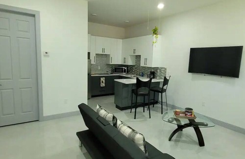 Buckingham Alquiler De Eote | Lovely newbuilding 1 bedroom vacation parking free