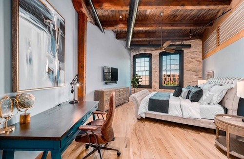 Traverse City Condominio | Exquisite 3BDR Penthouse in Downtown TC