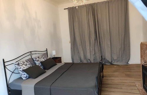 Ganshoren Apartamento | Charming 3 bedroom apartments view of the Koekelberg Basilica