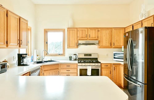 Woodbury Casa | Spacious Private Retreat Near Minneapolis & River!