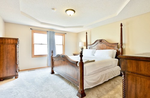 Woodbury Casa | Spacious Private Retreat Near Minneapolis & River!