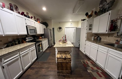 Galveston Casa | Marvelous 5-bedroom house in Bolivar Peninsula with WiFi, AC and fenced yard