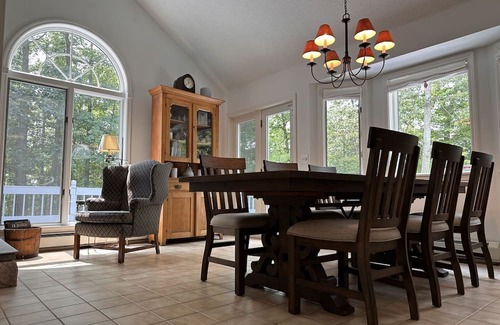Mayfield Casa | Woodland Hill's Charming 7BDR Home